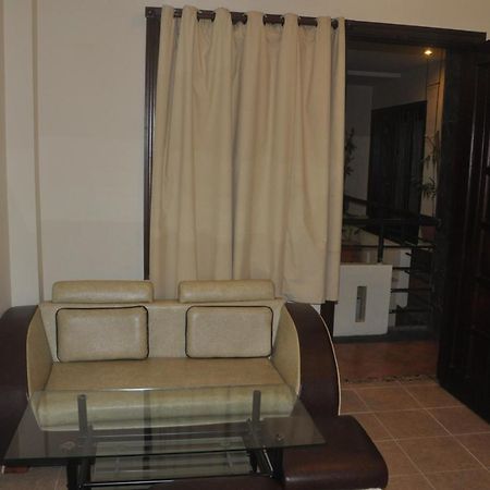 Caroline Hotel Хошимин Экстерьер фото