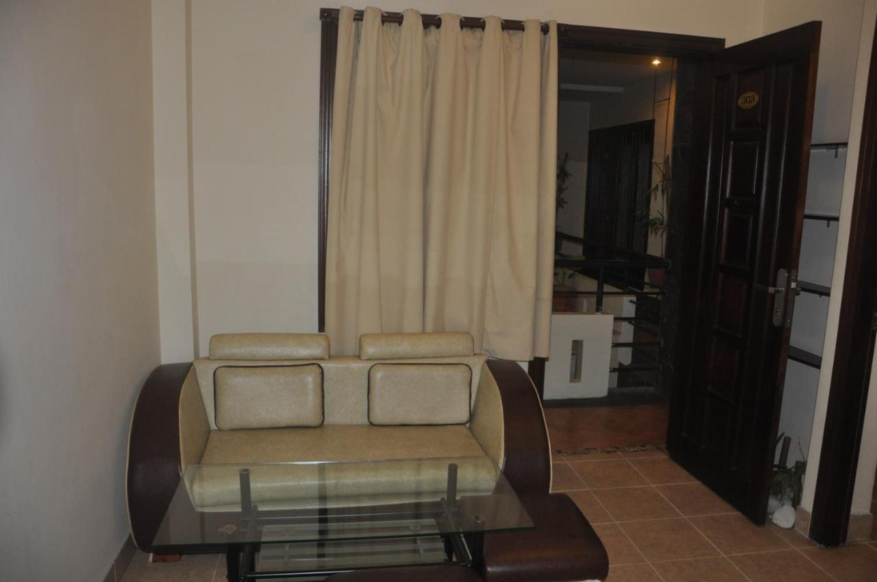 Caroline Hotel Хошимин Экстерьер фото