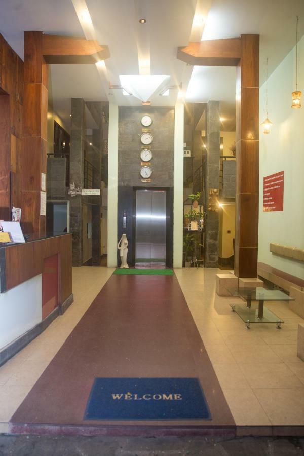 Caroline Hotel Хошимин Экстерьер фото